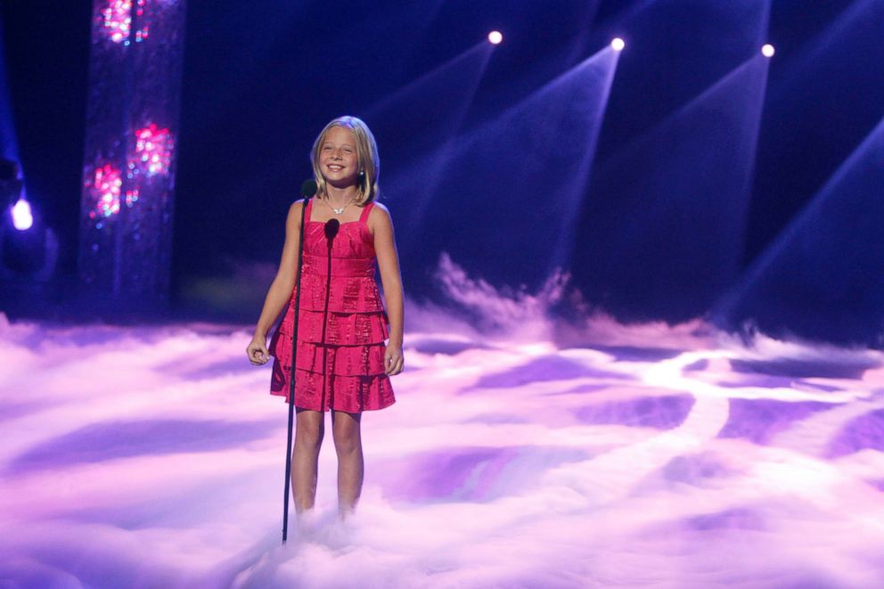 PHOTO: Jackie Evancho performs on "America's Got Talent."