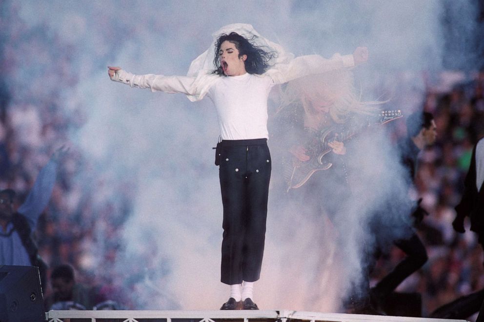 PHOTO: Michael Jackson performs at the Super Bowl XXVII Halftime show at the Rose Bowl, Jan. 31, 1993, in Pasadena, Calif.