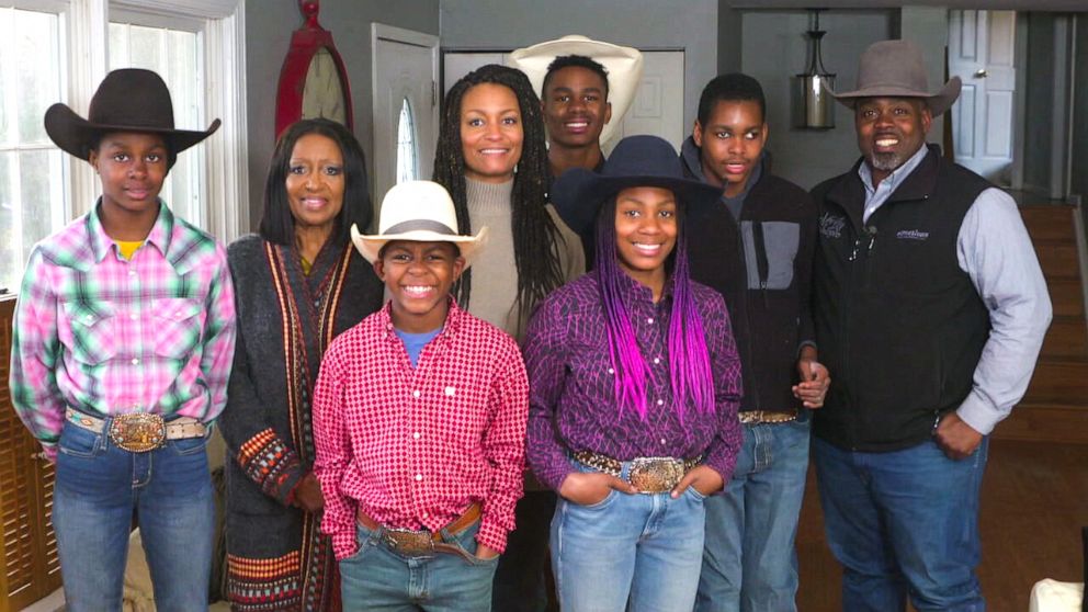 PHOTO: From left to right: Reagan Jackson, Rose Harper, Robyn Jackson, Nic Jackson, Robert Jackson, Corey Jackson, Dylan Jackson (front left), Ryan Jackson (front right) are pictured, Nov. 17, 2022. 
