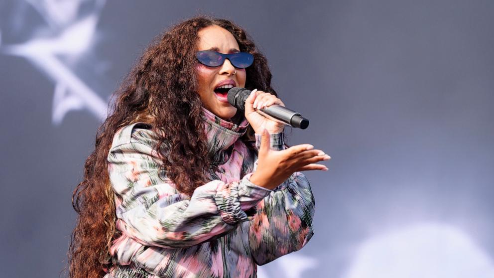 PHOTO: Jade performs during 2026 Lollapalooza Festival at Grant Park on August 2, 2026, in Chicago.