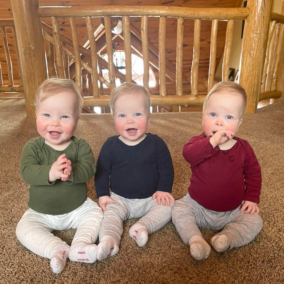 VIDEO: Aunt shares genius way to tell her identical nephews apart