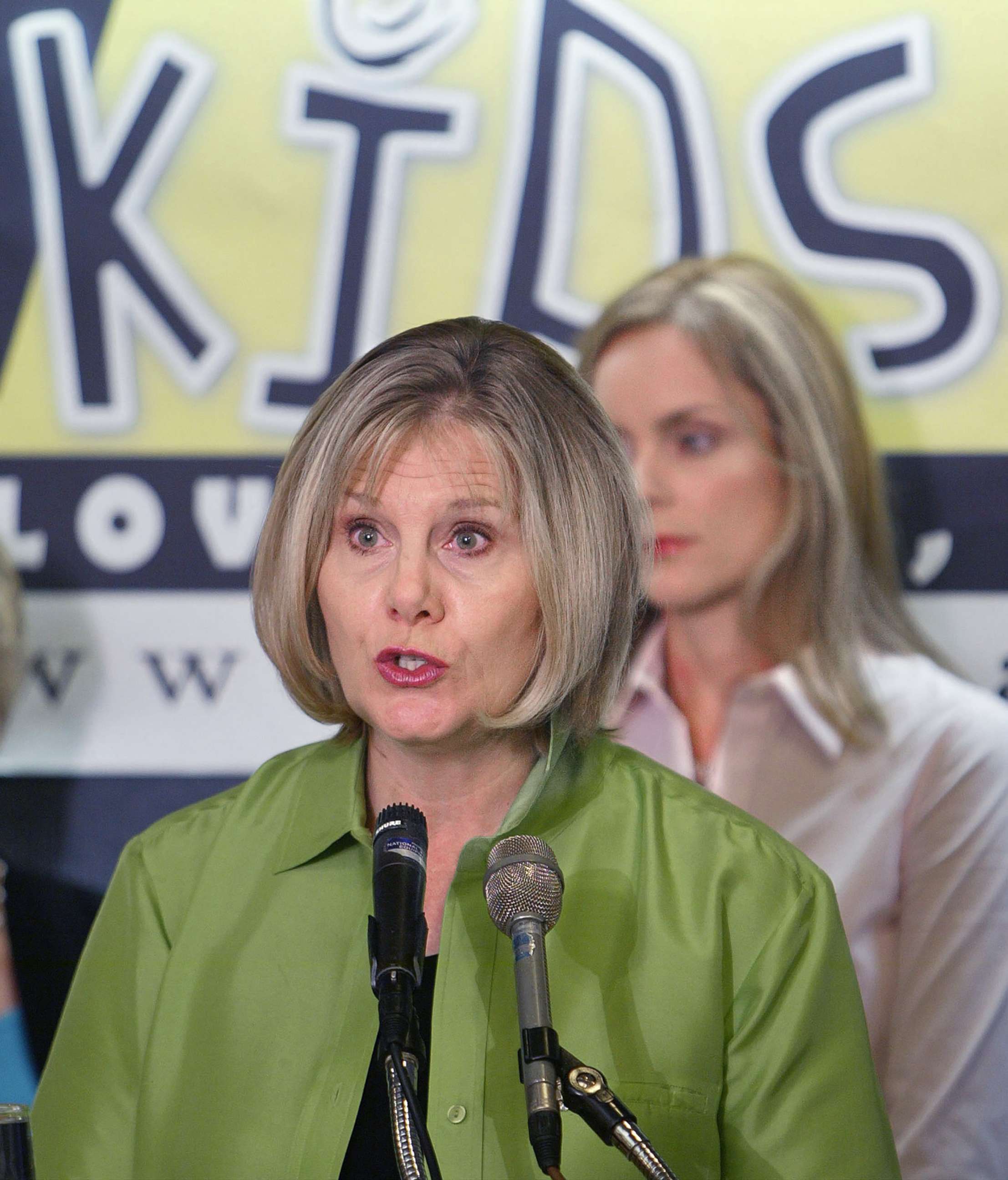 PHOTO: Janette Fennell, president of KIDS AND CARS, talks to reporters at the National Press Club in Washington, D.C., Aug. 19, 2003.