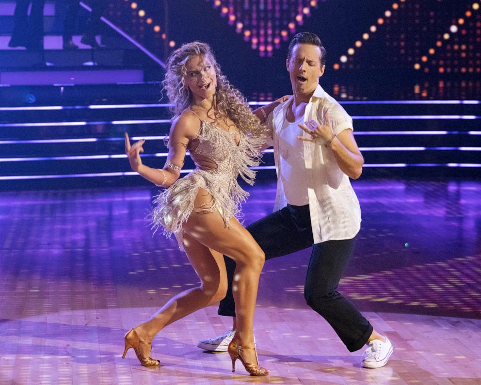 PHOTO: Jason Mraz and dance partner Daniella Karagach compete on "Dancing with the Stars."