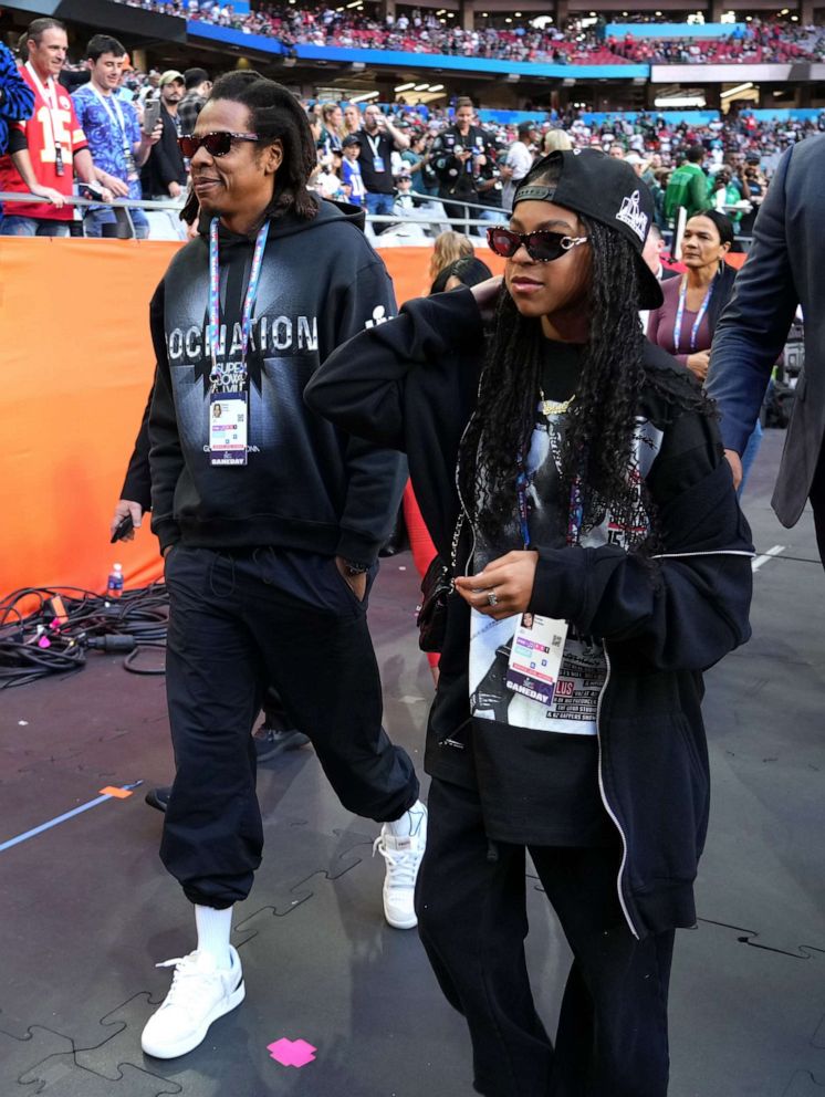 Jay-Z and Blue Ivy Carter Are a Cool Father-Daughter Duo at the 2023 Super  Bowl