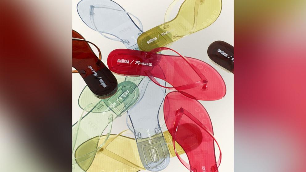 PHOTO: Madewell x Melissa Jelly Thong Sandals