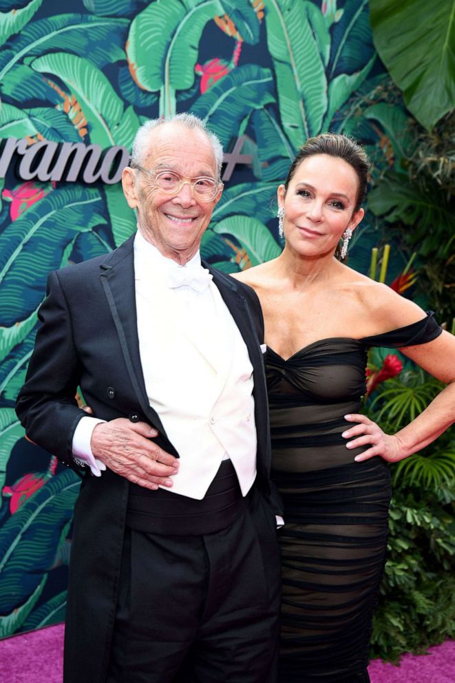 Jennifer Grey presents dad Joel Grey with lifetime achievement award at