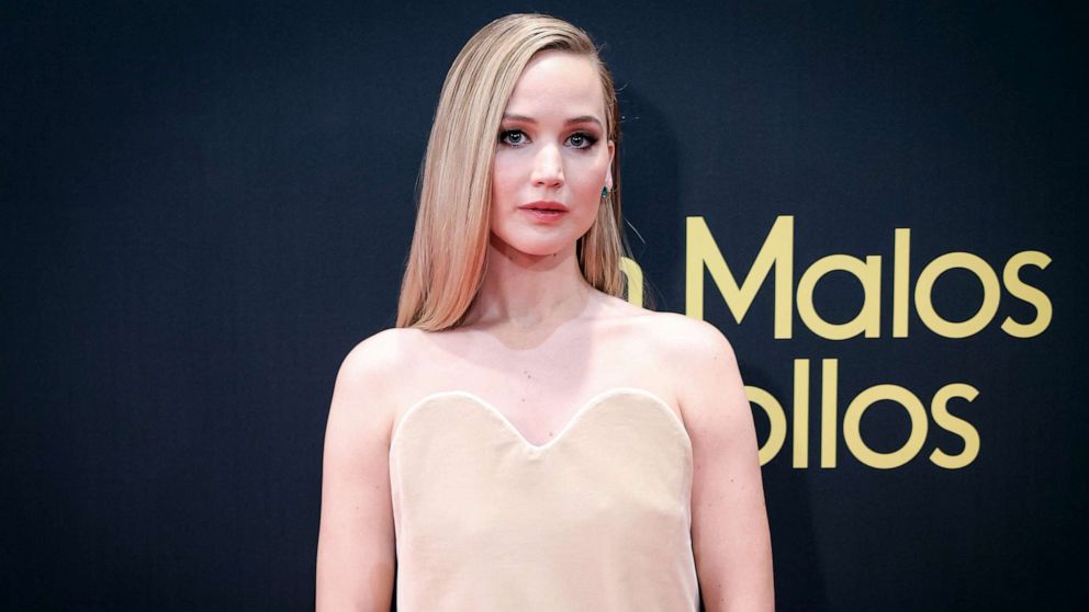 Jennifer Lawrence Steps Out In Nude Look For No Hard Feelings 