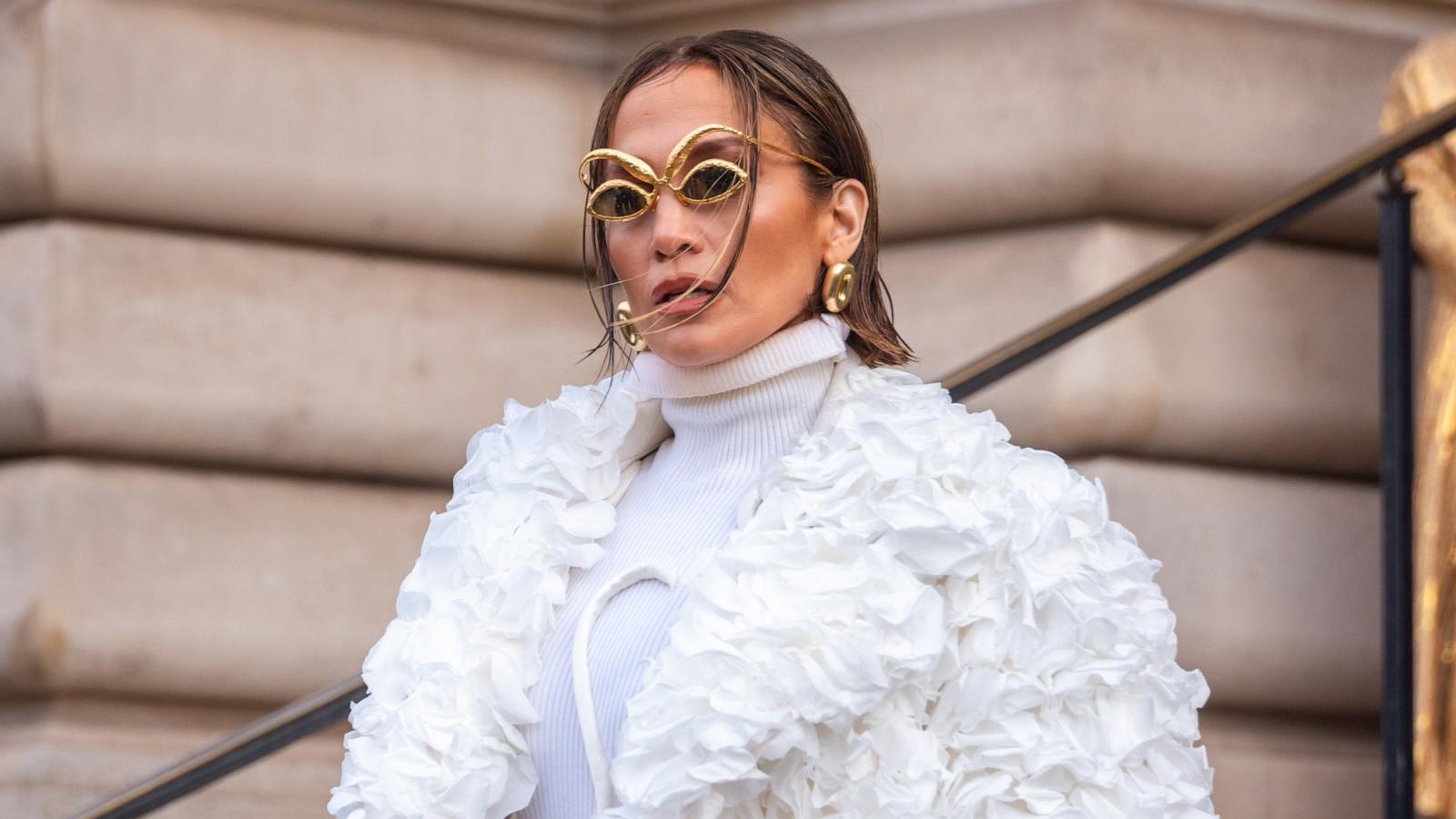 Jennifer Lopez's Exact Workout Leggings Are On Sale Right Now