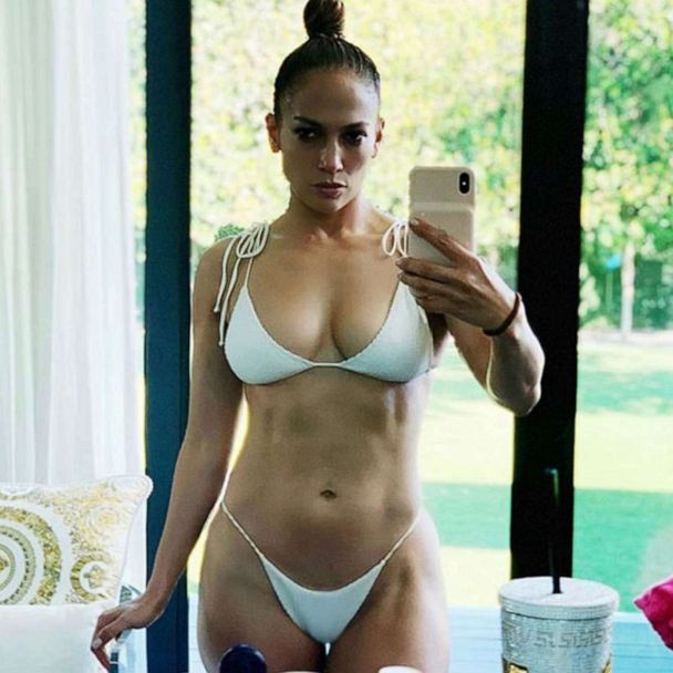 Haarzelf alarm Ithaca Moms, inspired by viral JLo challenge, share their own bikini selfies -  Good Morning America