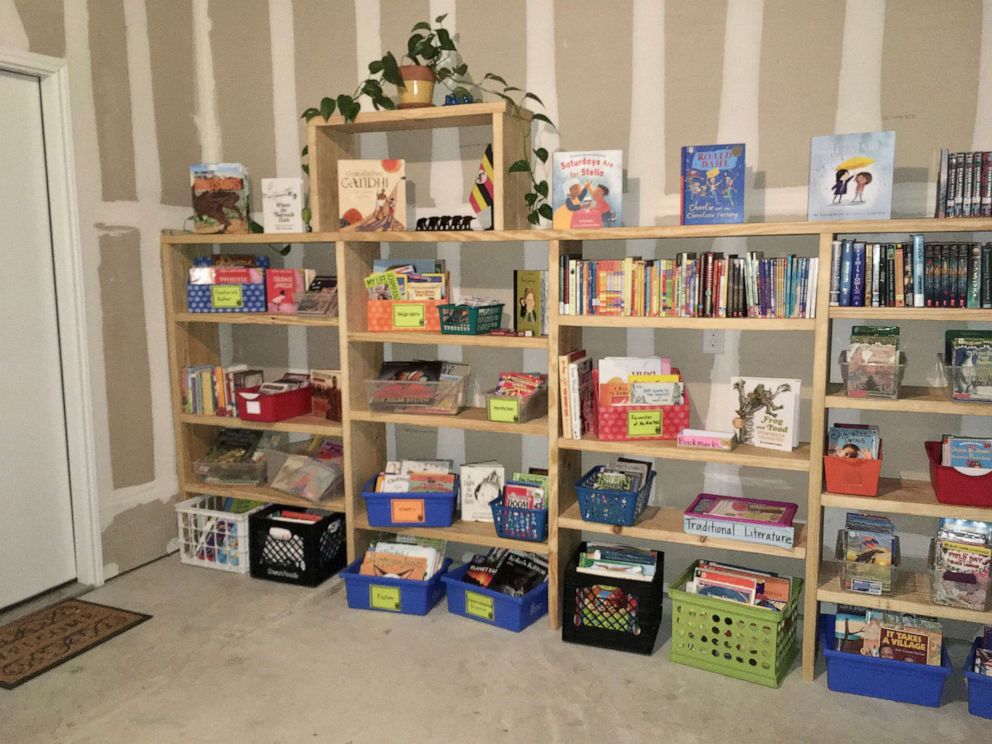 PHOTO: Jennifer Martin, an elementary school teacher in Texas, created a public library in the garage of her home.