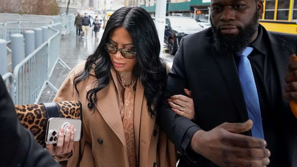 PHOTO: Jennifer Shah arrives in federal court in New York, Friday, January 6, 2023.