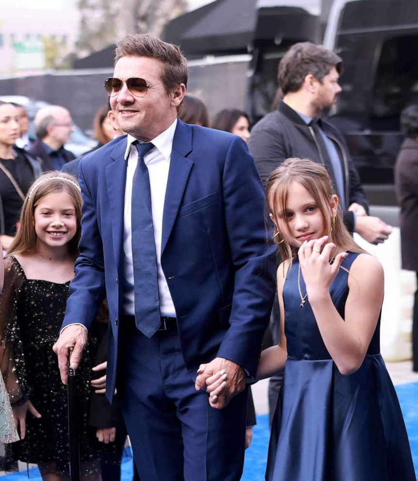 Jeremy Renner supported by daughter, family at 1st red carpet since  snowplow accident - Good Morning America