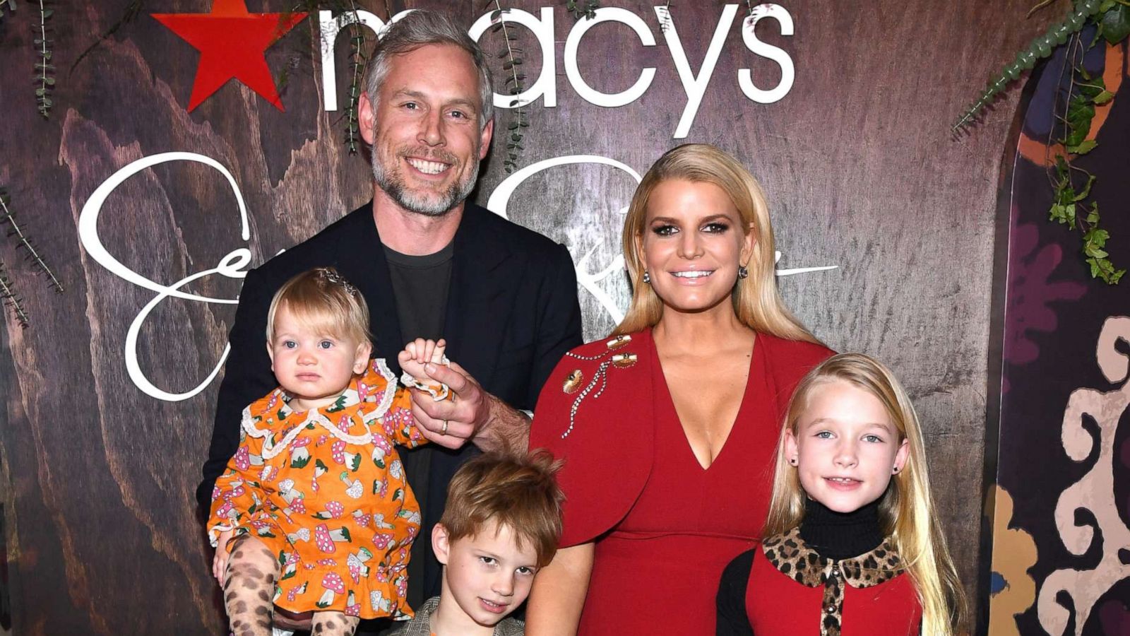 PHOTO:Jessica Simpson poses with Eric Johnson, Birdie Mae Johnson, Ace Knute Johnson and Maxwell Drew Johnson, Feb. 5, 2020 in New York City.
