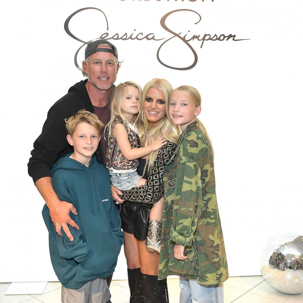 Jessica Simpson shares new family photos with husband Eric Johnson, their 3  kids - Good Morning America