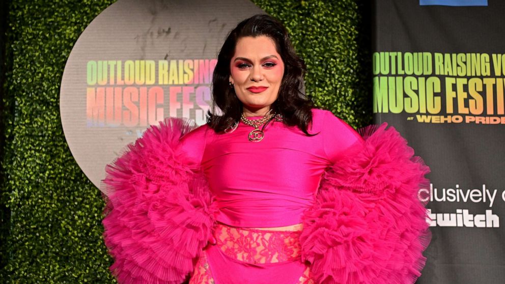 Jessie J Reveals Shes Pregnant Happy And Terrified To Finally Share This Good Morning America 