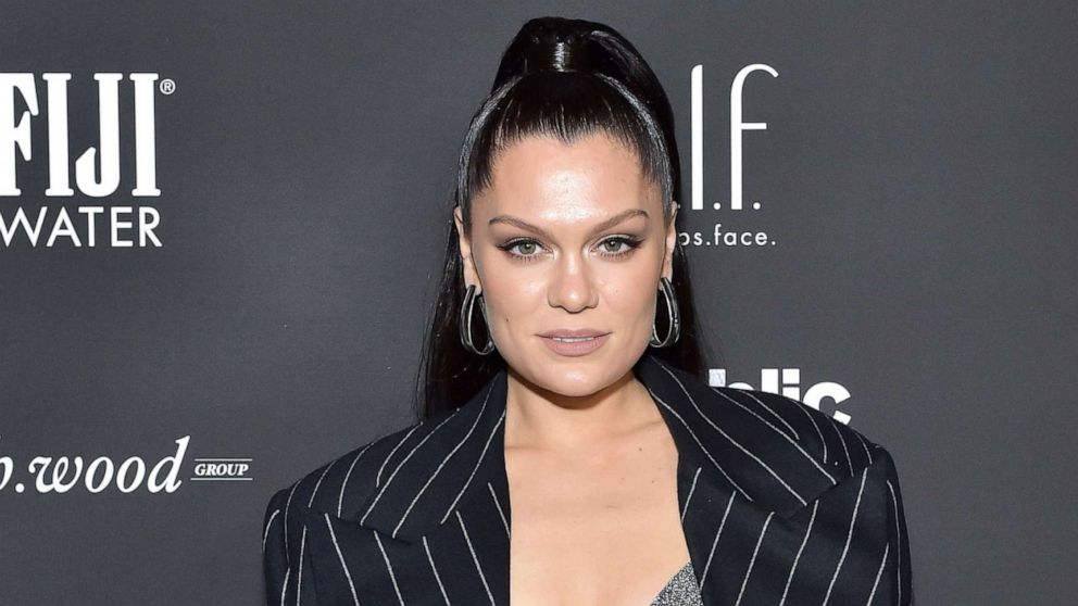 Jessie J struggling with mysterious throat ailment that makes it ...
