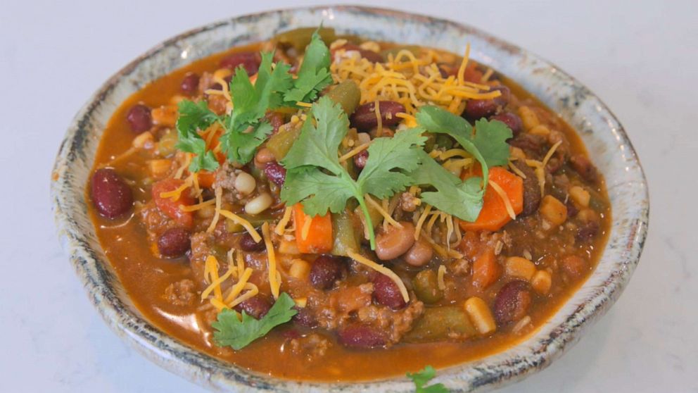 PHOTO: Jessie James Decker's 10-can chili from her new cookbook "Just Feed Me."