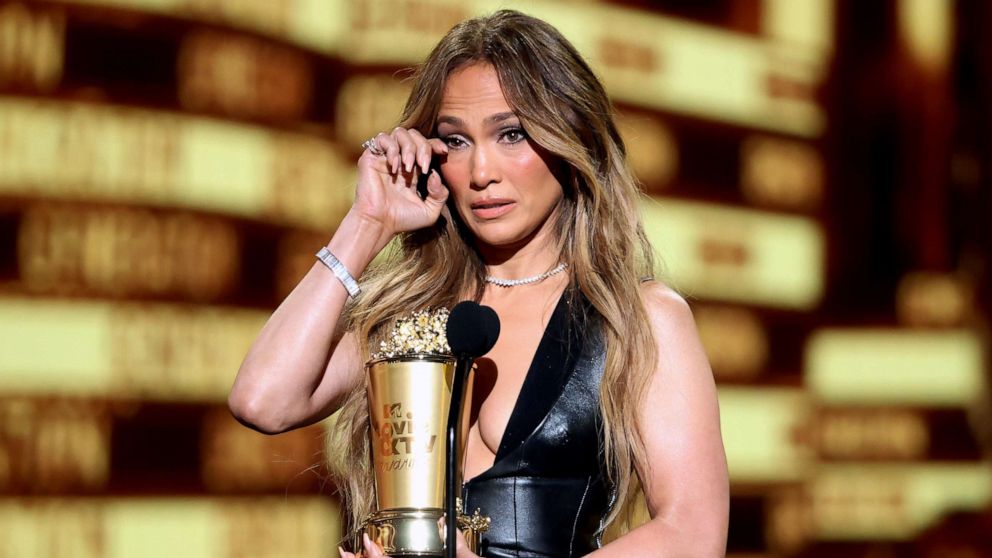 Jennifer Lopez delivers emotional speech thanking 'disappointment' and  'failure' at 2022 MTV Movie & TV Awards - Good Morning America