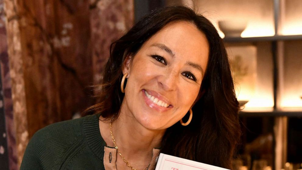 PHOTO: Joanna Gaines attends Joanna Gaines "The Stories We Tell" Book Launch Luncheon at La Mercerie Cafe on November 07, 2022 in New York City.