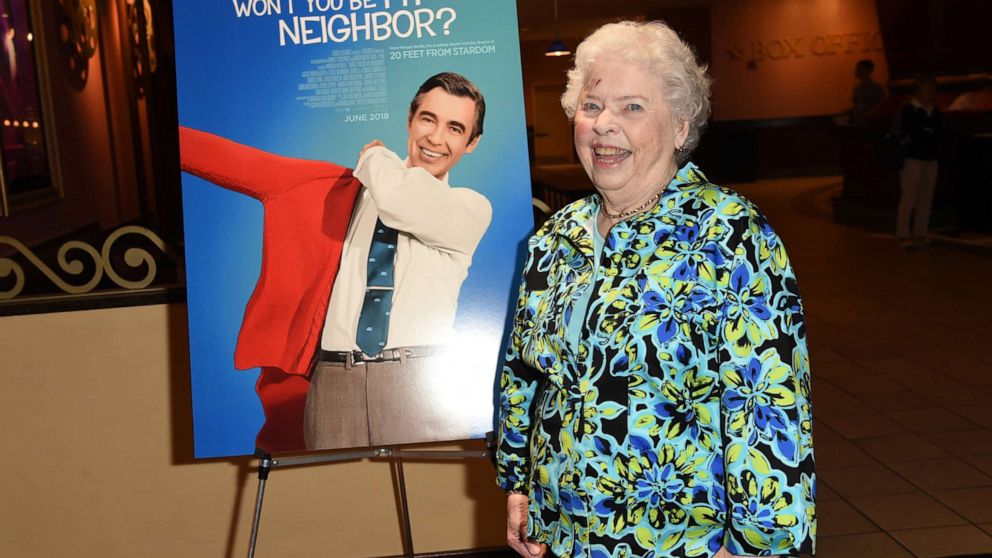 VIDEO: Joanne Rogers, widow of Mister Rogers, dies at 92