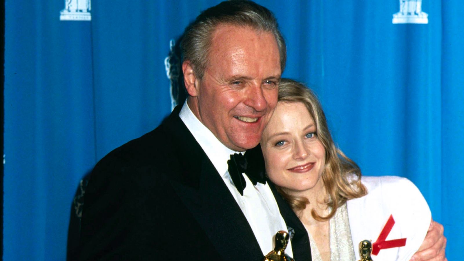 PHOTO: In this March 30, 1992, file photo, Jodie Foster and Anthony Hopkins pose after they both won Oscars for "Silence of the Lambs", at the Academy Awards in Los Angeles.