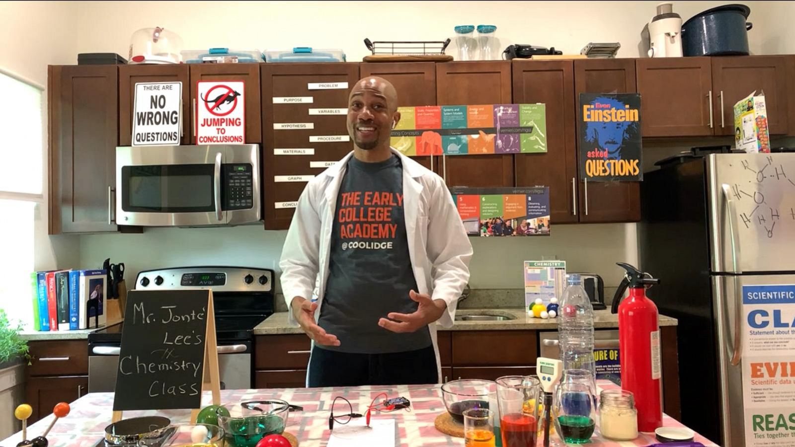 PHOTO: Jonte Lee, a chemistry and physics teacher at Calvin Coolidge High School in Washington, D.C., joined Robin Roberts this morning on ABC's "Good Morning America" to celebrate Teacher Appreciation Week on May 5, 2020.