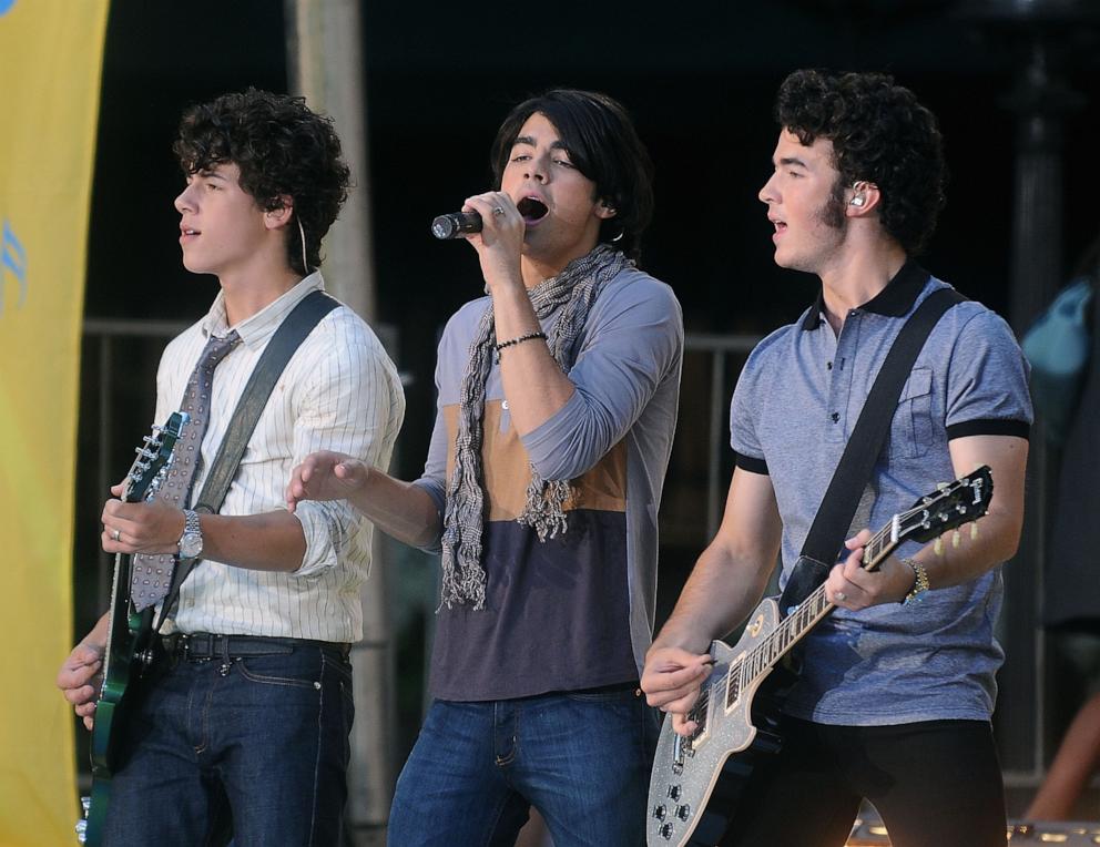 PHOTO: The Jonas Brothers Perform on ABC's "Good Morning America" - August 8, 2008