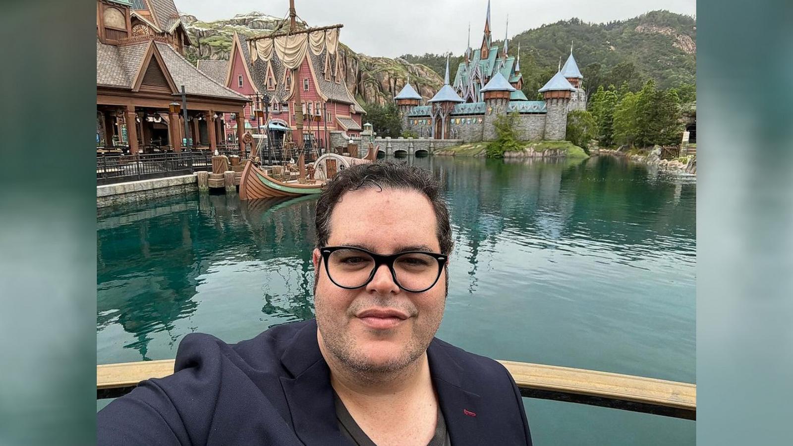 PHOTO: In a photo posted to his Instagram, Josh Gad appears in a selfie from World of Frozen at Hong Kong Disneyland.