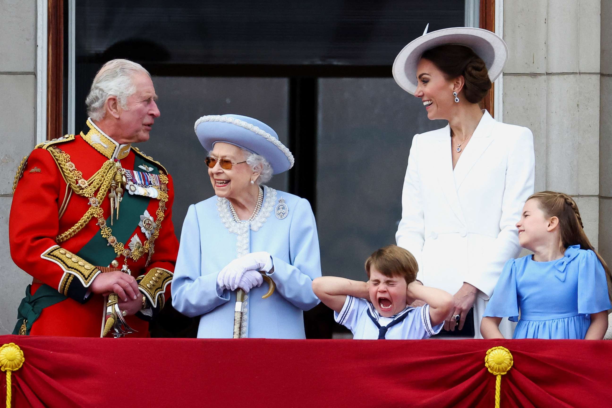 PHOTO: Queen Elizabeth, Prince Charles and Catherine, Duchess of Cambridge, along with Princess Charlotte and Prince Louis appear on the balcony of Buckingham Palace in London, June 2, 2022.