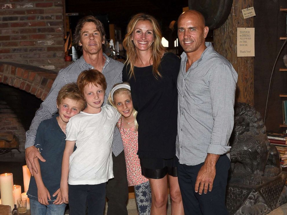 PHOTO: Daniel Moder, Julia Roberts, Kelly Slater, Phinnaeus Moder, Henry Daniel Moder and Hazel Moder attend an event on Aug. 29, 2015, in Malibu, Calif.