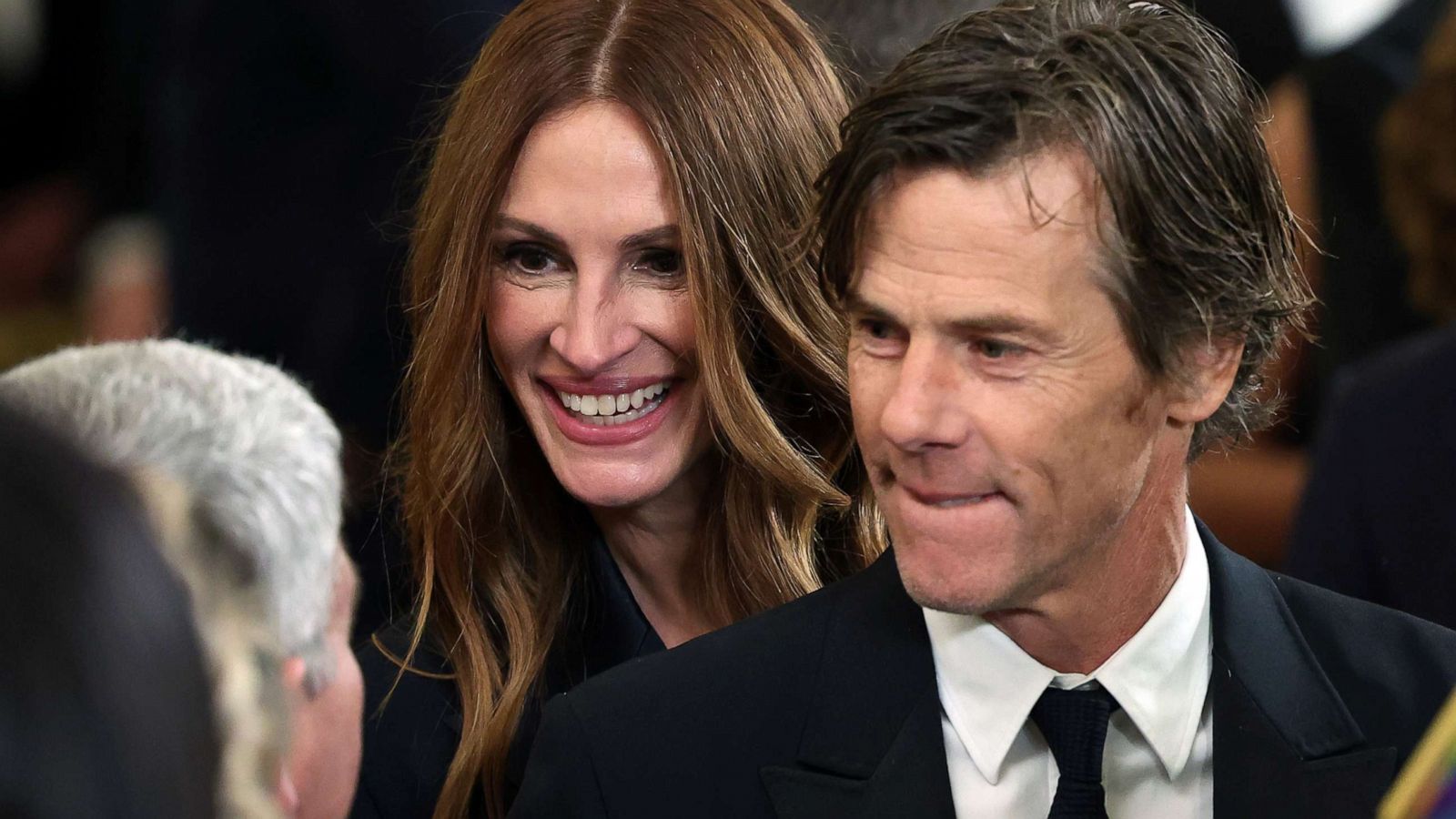 Julia Roberts Jokes Ticket to Paradise with George Clooney Will Be