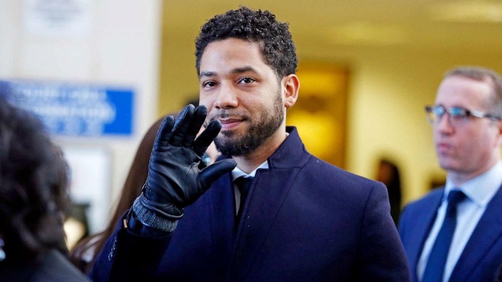 VIDEO: Chicago officials outraged after Smollett charges dropped