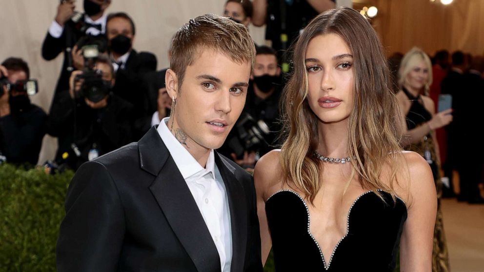 Hailey Bieber's Red Nail Color at the 2019 Met Gala - wide 6