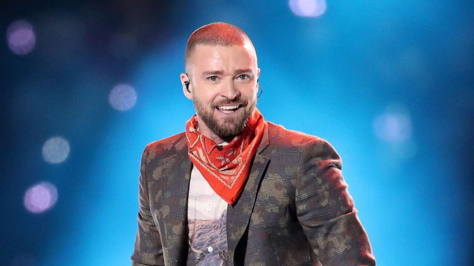 PHOTO: Justin Timberlake performs onstage, Feb. 4, 2018, in Minneapolis.