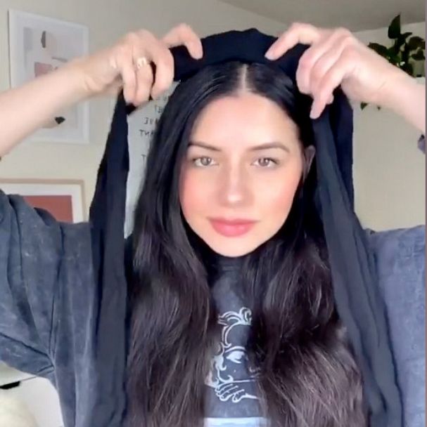 VIDEO: We tried this heatless hair hack to create waves and we’re obsessed 