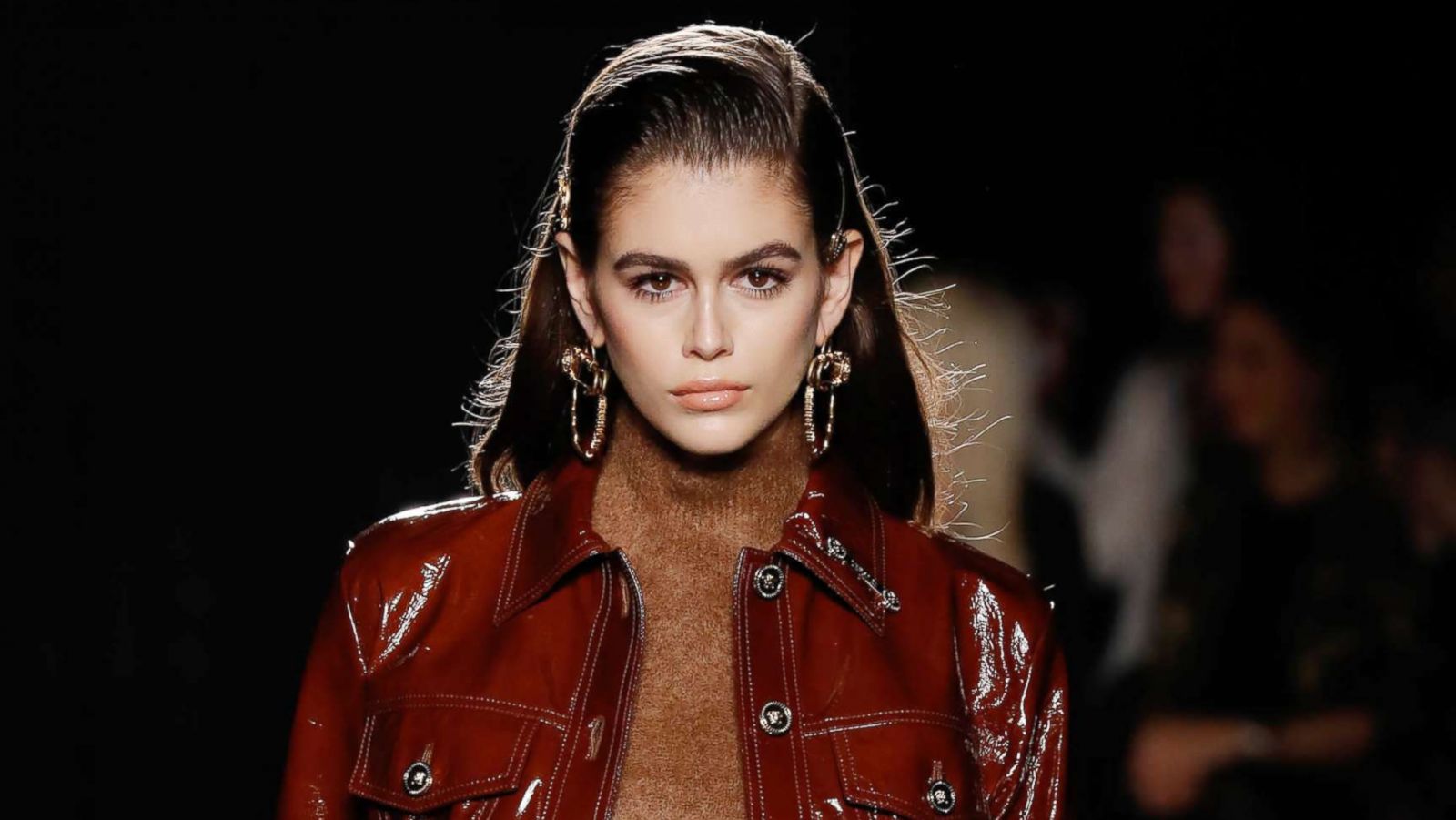 PHOTO: Kaia Gerber walks the runway at the Versace Pre-Fall 2019 Collection in New York City, Dec. 02, 2018.