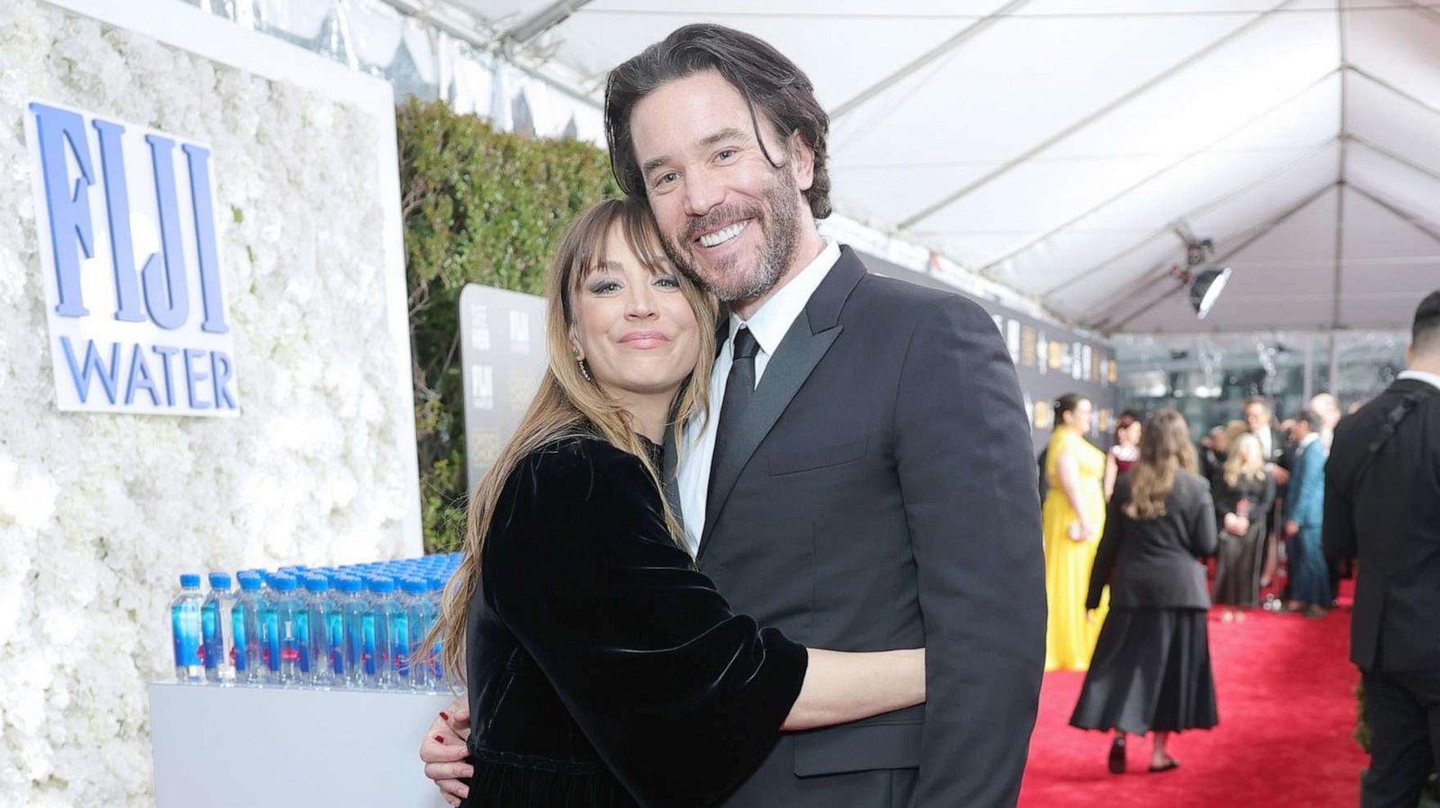 PHOTO: Kaley Cuoco and Tom Pelphrey with FIJI Water at the 28th Annual Critics' Choice Awards at Fairmont Century Plaza, Jan. 15, 2023, in Los Angeles.