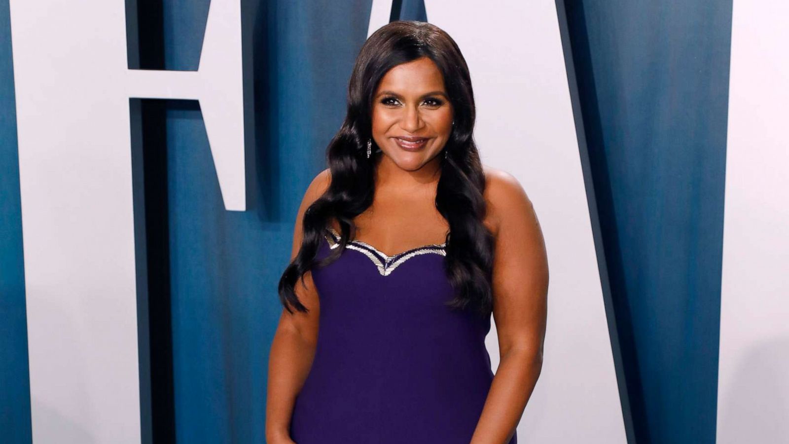 PHOTO: Mindy Kaling attends the Vanity Fair Oscar Party at Wallis Annenberg Center for the Performing Arts on Feb. 9, 2020 in Beverly Hills, Calif.