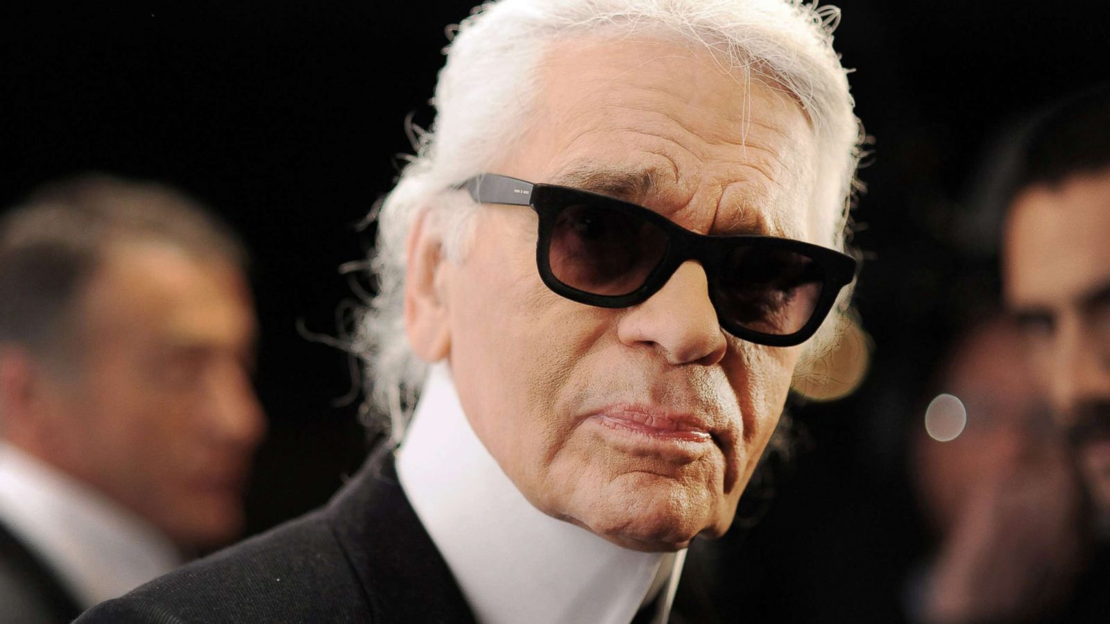 Celebrities, fashion insiders mourn the death of Chanel's Karl