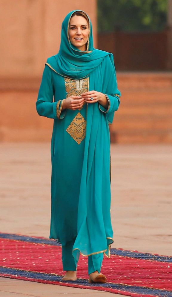PHOTO: Catherine, Duchess of Cambridge visits the Badshahi Mosque in Lahore, Pakistan Oct. 17, 2019.
