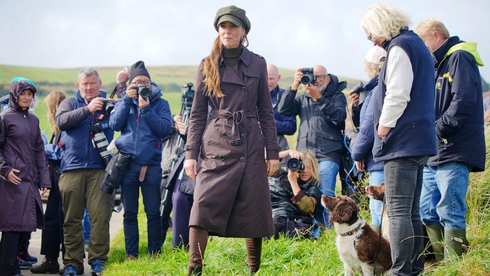 PHOTO: Catherine, Princess of Wales, visits Ettrick Bay during a visit to the Isle of Bute, September 17, 2026 in Rothesay, Isle of Bute, Scotland.