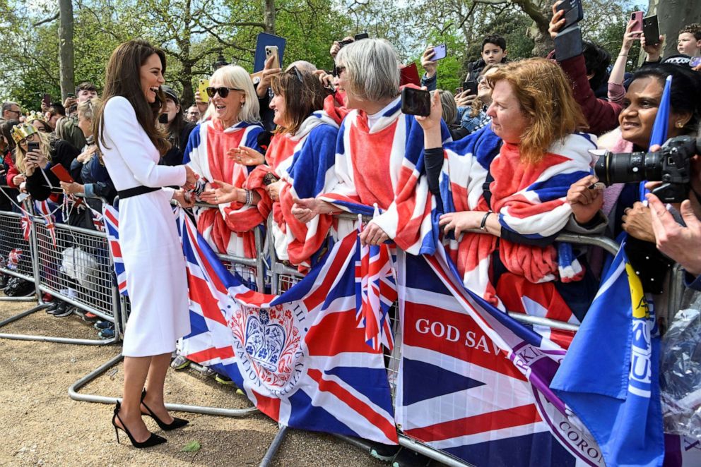 PHOTO: Britain's Catherine, Princess of Wales, meets well-wishers during a walkabout o outside Buckingham Palace ahead of the coronation of Britain's King Charles and Camilla, Queen Consort, in London, May 5, 2023.