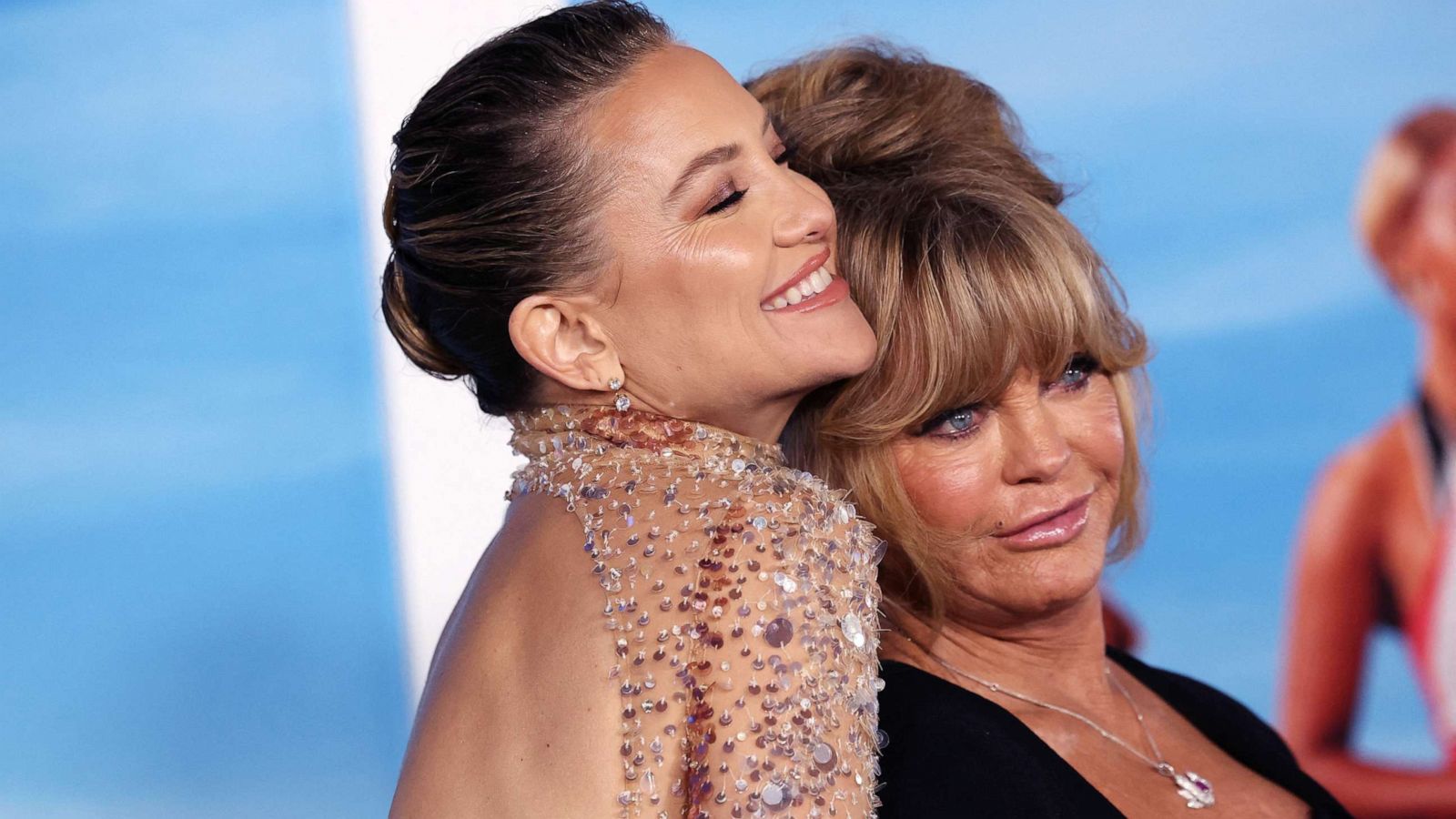 PHOTO: Kate Hudson and her mother Goldie Hawn attend the premiere for the film, "Glass Onion: A Knives Out Mystery," in Los Angeles, Nov. 14, 2022.