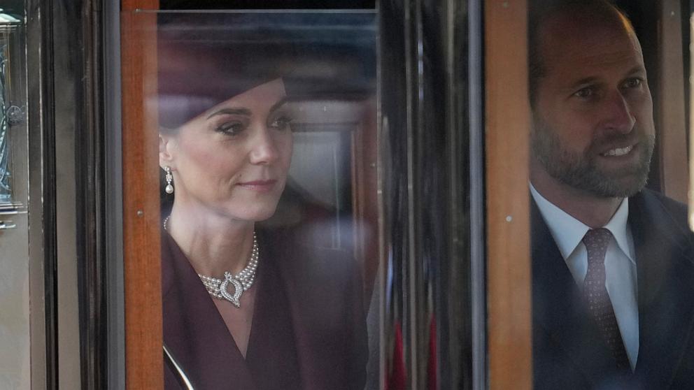 PHOTO: Britain's Kate, Princess of Wales and Prince William sit in a carriage after welcoming the Emir of the State of Qatar Sheikh Tamim bin Hamad Al Thani and Sheikha Jawaher bint Hamad bin Suhaim Al Thani in London, Dec. 3, 2024.