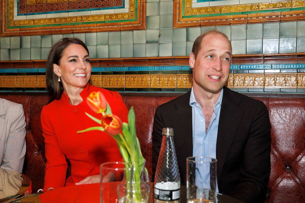 PHOTO: Britain's Prince William and Kate, Princess of Wales visit the Dog & Duck pub in London, May 4, 2023.