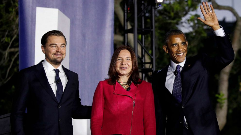 PHOTO: In this Oct. 3, 2016, file photo, President Barack Obama arrives with actor Leonardo DiCaprio and Dr. Katharine Hayhoe to talk about climate change on the South Lawn of the White House in Washington, D.C.