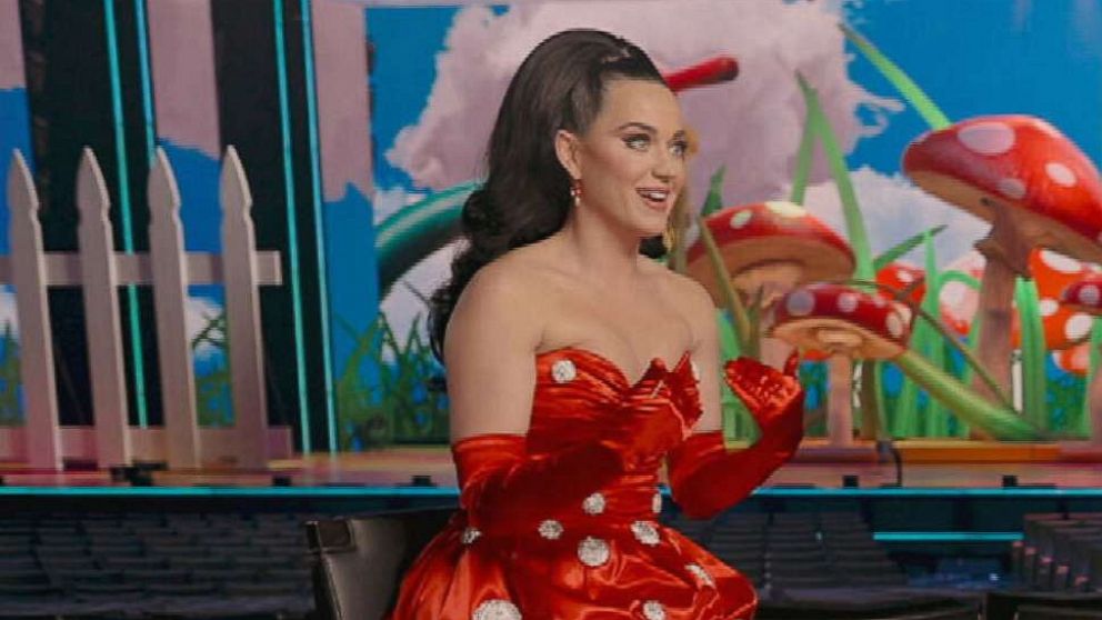 PHOTO: Katy Perry appears on "Good Morning America," Dec. 29, 2021.