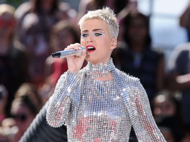 Katy Perry makes a surprise visit to a sick young fan
