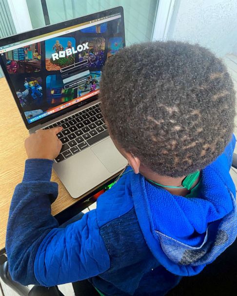 Roblox: Ten-year-old spent £2,500 of mum's money without her knowing