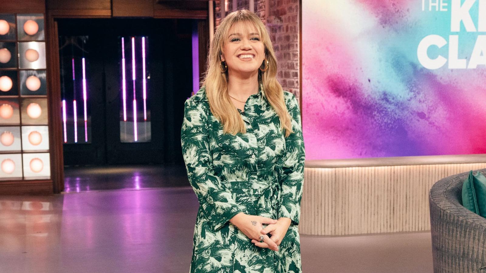 PHOTO: Kelly Clarkson appears on "The Kelly Clarkson Show," Nov. 15, 2023.